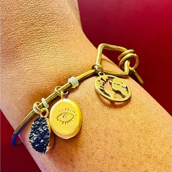 Sseko Vintage Brass and Black Charm Bracelet. Globe, Eye, and Druzy Teardrop - Picture 7 of 8